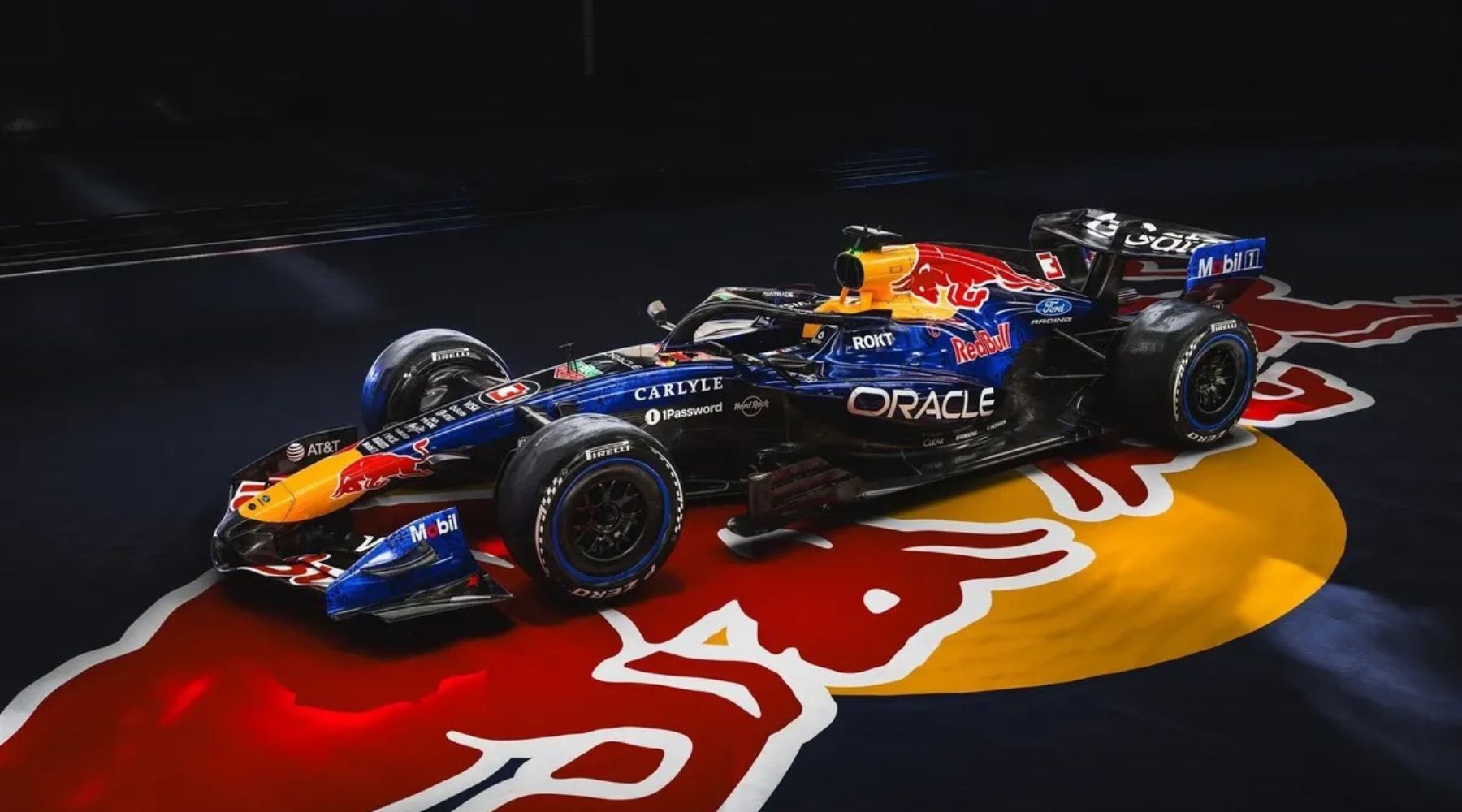 2026 Red Bull RB26 賽車塗裝發表:重返 Vettel 時期亮面復古漆面特寫