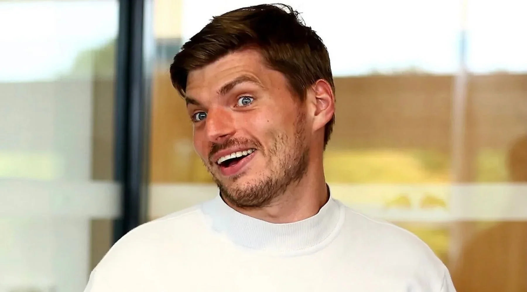 Max Verstappen 受訪微笑,談論與紅牛續約至2030年