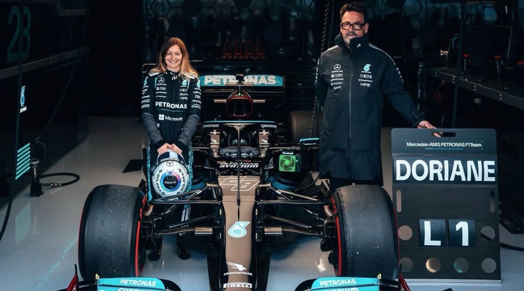 F1 Academy 冠軍女車手 Doriane Pin，測試 Mercedes W12 賽車