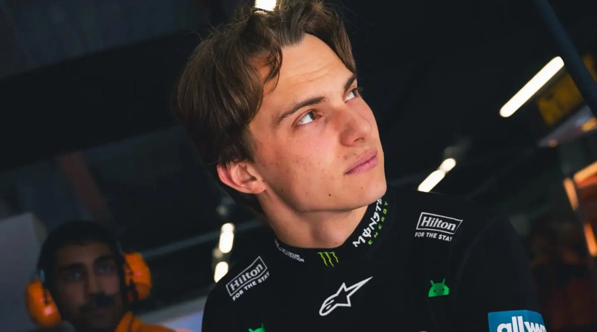 Oscar Piastri 在匈牙利大獎賽賽前神情嚴肅，賽後怒批 Carlos Sainz 無視藍旗導致碰撞。