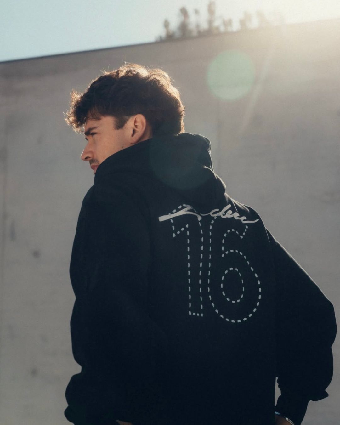 SIGNATURE HOODIE BLACK